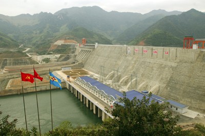 Trước thềm năm mới 2013, công trình Thủy điện Sơn La về đích trước 3 năm là biểu tượng cho bản lĩnh, trí tuệ Việt Nam trong sự nghiệp xây dựng và bảo vệ tổ quốc - Ảnh: VGP/Nhật Bắc